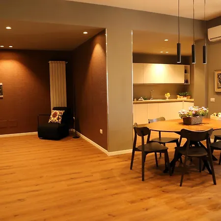 아파트 Anna & Salvo's House