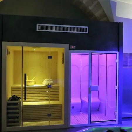 아파트 Anna & Salvo's House